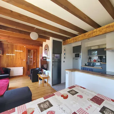 Vue Sous Cet Chalet Les Angles (Pyrenees-Orientales)