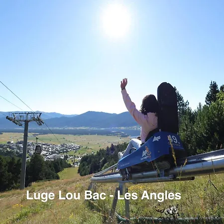 Vue Sous Cet Angles Chalet